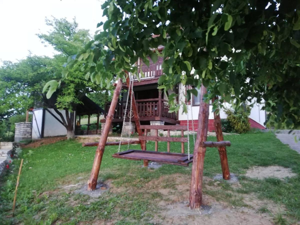 Villa Vikendica I Vajat Vrbica à Kalesija Extérieur photo