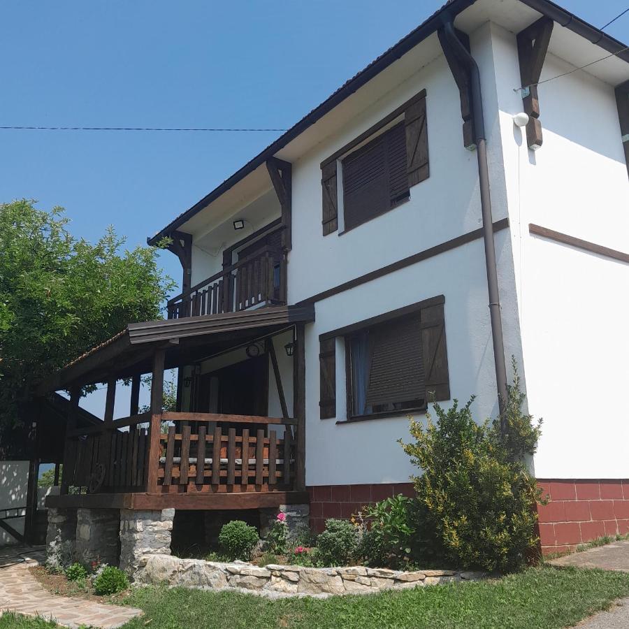 Villa Vikendica I Vajat Vrbica à Kalesija Extérieur photo