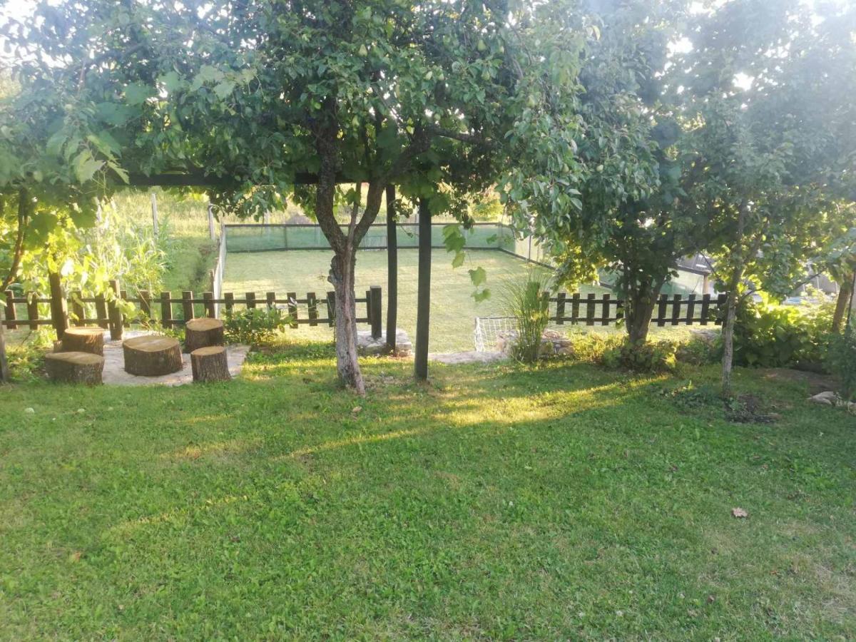 Villa Vikendica I Vajat Vrbica à Kalesija Extérieur photo