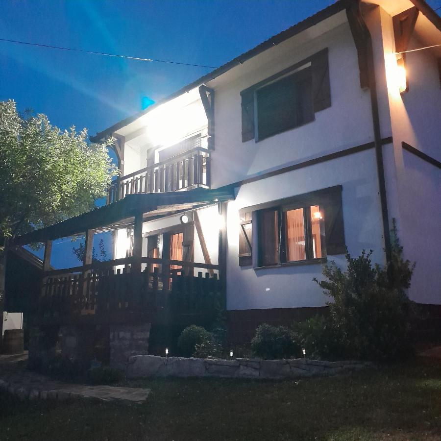 Villa Vikendica I Vajat Vrbica à Kalesija Extérieur photo