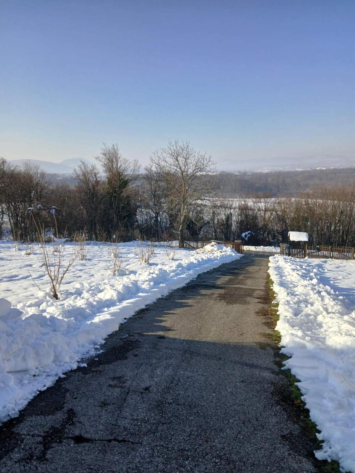 Villa Vikendica I Vajat Vrbica à Kalesija Extérieur photo